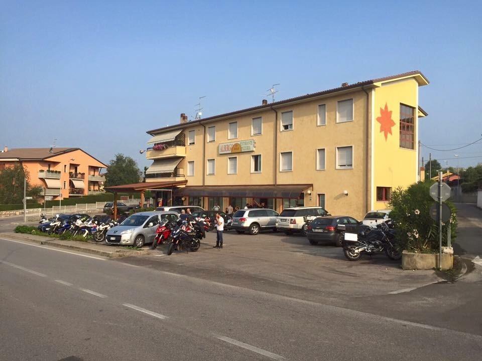 Albergo Al Sole Castelnuovo del Garda Esterno foto